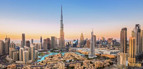 Foto op Aluminium Dubai Dubai centrum, geweldige skyline van het stadscentrum met luxe wolkenkrabbers, Verenigde Arabische Emiraten