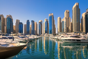 Fototapeta na wymiar Modern and Luxury Dubai Marina - famous Dubai Marinah at sunrise, United Arab Emirates