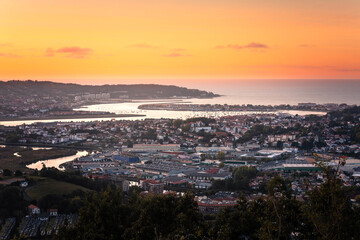 Look at Bidasoa-Txingudi bay with the three cities that formed it: Irun, Hondarribia and Hendaia, at the Basque Country.	
