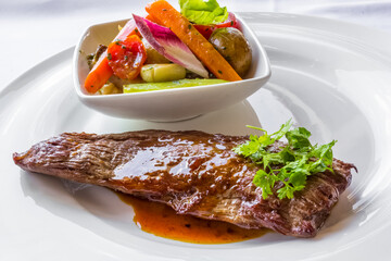 merlan De boeuf et bol de légumes poêlés 
