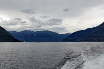 Obraz premium Stunning scenery seen from a ferry cruise in Geirangerfjord, Norway