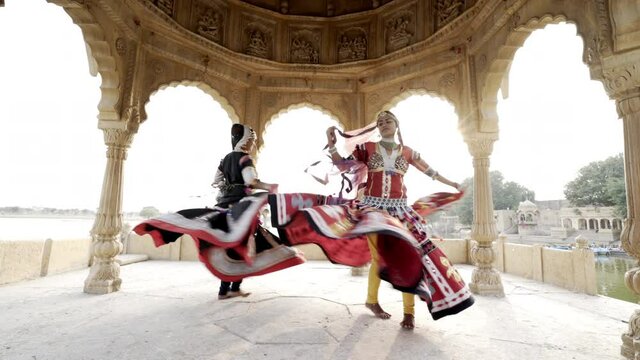 Traditional Indian dancers. Rajasthan, India.