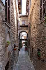 Fototapeta na wymiar Beautiful small street in provincial Italy