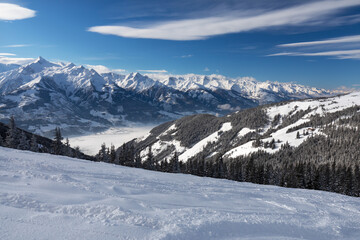 Naklejka premium Winter view from the top of Ausrtian Alps in Kaprun ski resort, National Park Hohe Tauern, Europe, Austria 