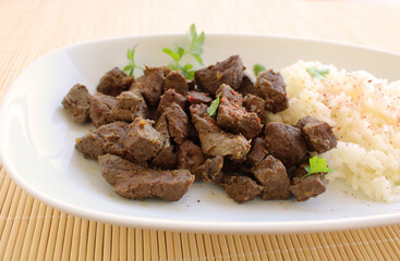 cow liver roasted and rice with spice