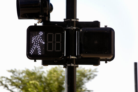 112 Best 歩行者用信号機 Images Stock Photos Vectors Adobe Stock