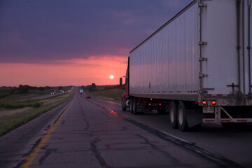 夕日のトラック