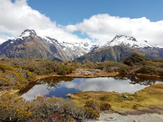 Fototapeta na wymiar Lagos y montañas, Nueva Zelanda