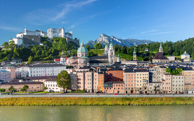 Fototapeta premium Salzburg city skyline with Festung Hohensalzburg herritage in the autumn, Salzburg, Austria