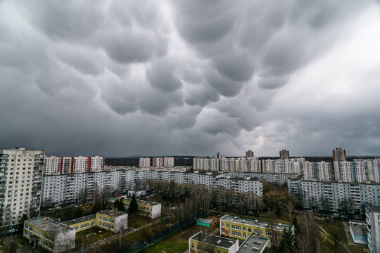 Mammatus clouds over Moscow