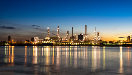 Obraz na płótnie Canvas Oil refinery morning light tanker oil