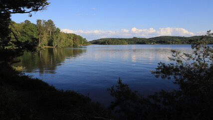 Fototapeta na wymiar lac de Vassivière, Creuse