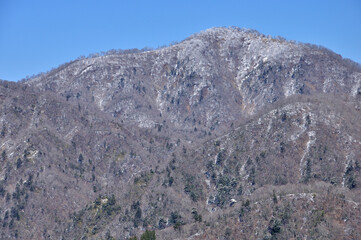 厳冬期の丹沢山地 鍋割山より檜洞丸を望む
