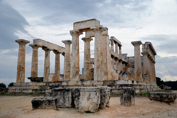 Starożytna grecka świątynia Afai na greckiej wyspie Egina  - obrazy, fototapety, plakaty