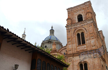 Fototapeta na wymiar Cuenca, Ecuador - Catedral Nuevo approaching Parque Calderón