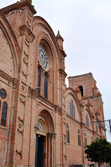 Fototapeta na wymiar Cuenca, Ecuador - Catedral Nuevo