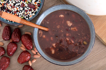 Prepared Laba porridge and miscellaneous grain materials