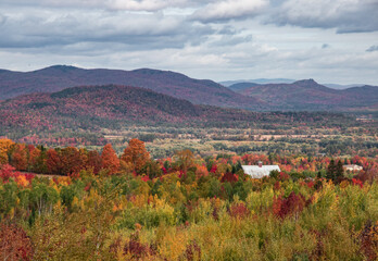 Fototapeta premium Autumn landscape view of mountain with colorful trees