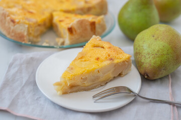 sweet home made vanilla pear pie