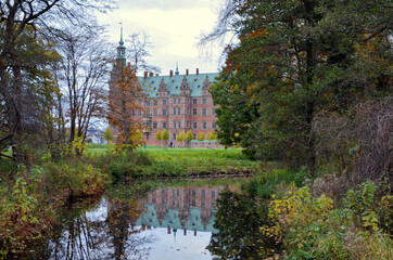 Obraz na płótnie Canvas Denmark - Frederiksborg Castle from the Gardens