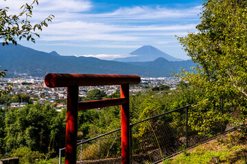 富士山と鳥居