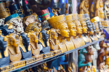 Naklejka premium Traditional Egyptian souvenirs at the street market