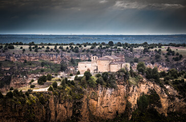Paisaje de la Ermita de San Frutos en Las Hoces del Durat&oacute;n.