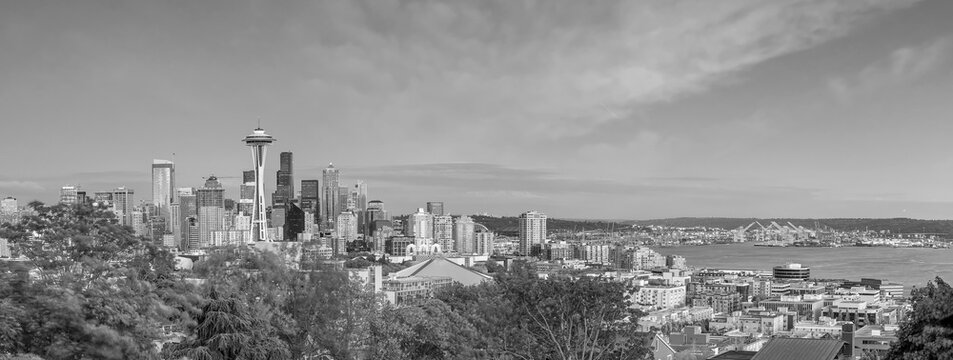 Fototapeta Seattle city downtown skyline cityscape in Washington State,  USA