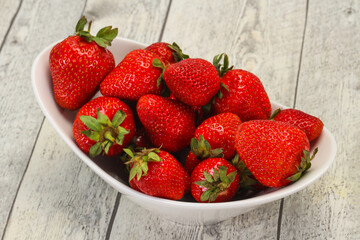 Sweet strawberry in the bowl