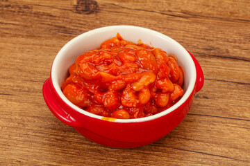Baked kidney with tomato and pepper