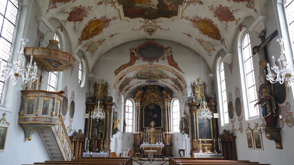 Fototapeta na wymiar Kirche St. Nikolaus Stadtbergen