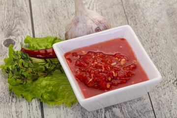 Spicy tomato and garlic sauce