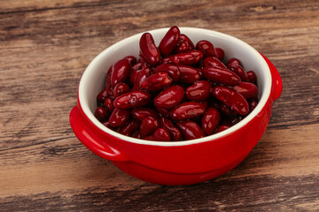 Red baked kidney in the bowl