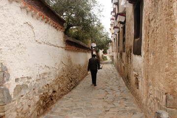 Fototapeta na wymiar Alleys of Tibet