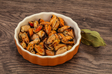 Pickled mussels in the bowl