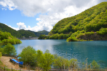 新緑の奥四万湖　5月