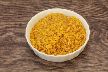Vegetarian cuisine - dry bulgur for cooking