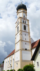 Fototapeta na wymiar Wallfahrtskirche St. Leonhard Inchenhofen