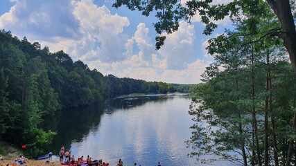 Słoneczny dzień nad rzeką. / Sunny day on the river. © Kuba