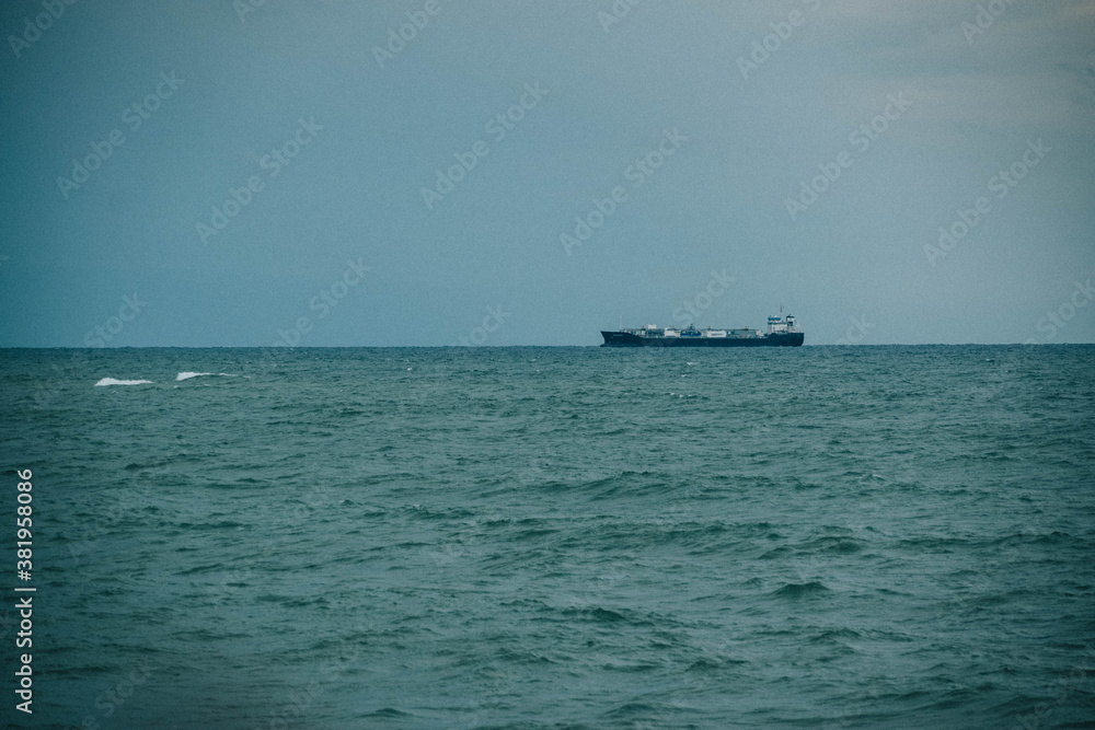 Wall mural ship on lake Ontario 