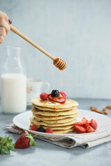 pancakes with strawberries