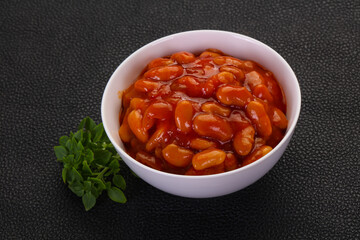 Baked kidney with tomato sauce