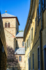 Fototapeta na wymiar Alte Häuser und Kirche in Bad Münstereifel