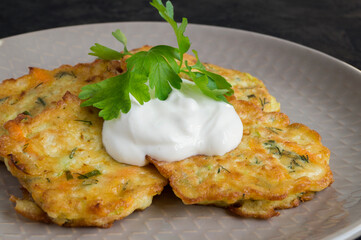 vegetarian healthy zucchini pancakes
