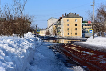 Obraz premium spring in the city view of the city and architecture clear sky