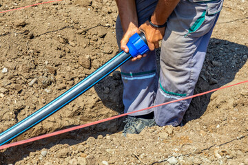 Connect the water pipe in the excavated trench