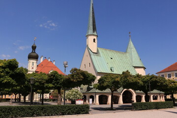 Blick auf die Gnadenkapelle im Zentrum von Altötting in Bayern