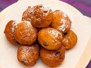 Fritole - Italian doughnuts with raisins