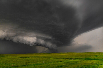 Obraz na płótnie Canvas South Dakota storm produces long lived shelf cloud 