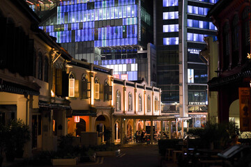 Fototapeta premium Old buildings in the Singapore shopping disctrict
